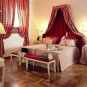  Apartment Palazzo Ruspoli Italy
